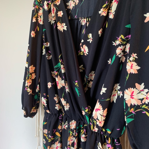 Gilli 3/4 Sleeve Wrap V-Neck Navy Floral Playsuit - Picture 3 of 12